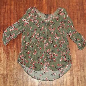 Torrid Floral Green And Pink Cinched Button Sleeved Blouse - High Low
